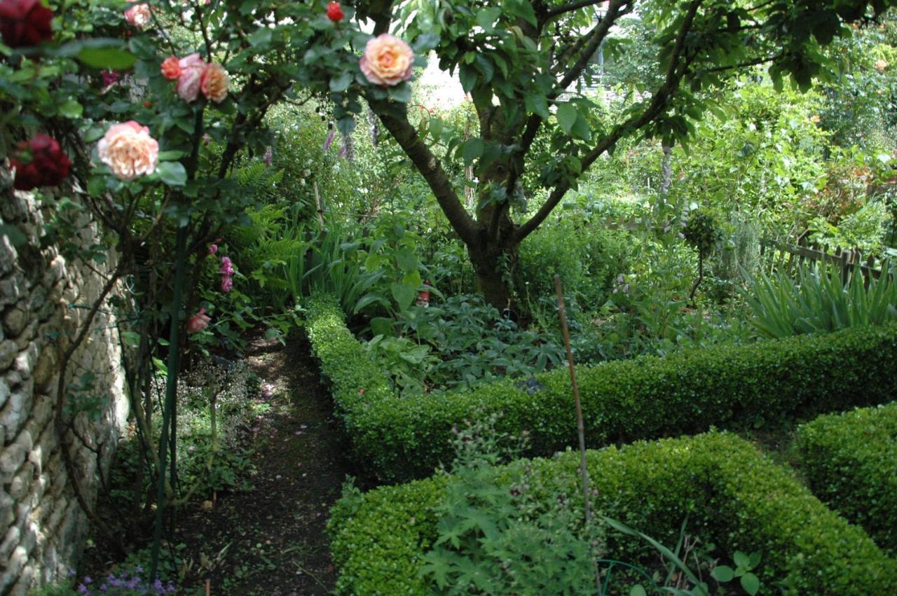 44 Rue Cap Bed and Breakfast Caen Buitenkant foto